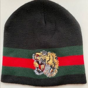 Gucci tiger print striped hat